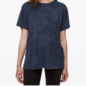 lululemon all yours boyfriend tee true navy sz 6